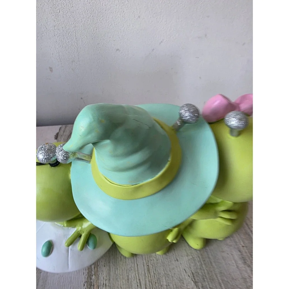 Studio 10.31 alien statue figurine UFO Halloween decor glitter‎ pastel pink teal